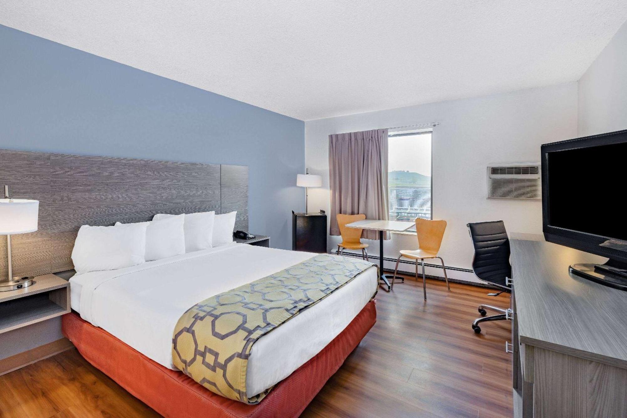 Baymont By Wyndham Gillette Hotel Exterior foto